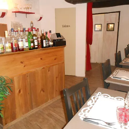 Le Palais, - Restaurant Hotel